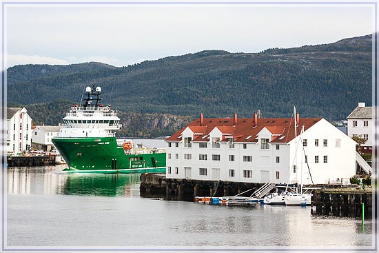 Blick in die Hafeneinfahrt von Kristiansund 